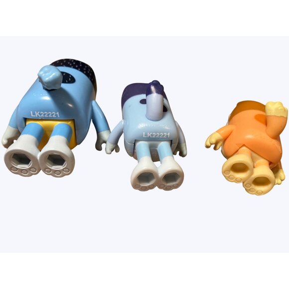 Bluey Family Figurine Set of 3 Action Figures - Picture 8 of 8
